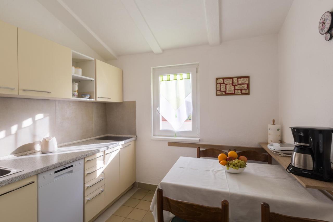 Apartments With A Parking Space Karigador, Novigrad - 2534 Exterior foto